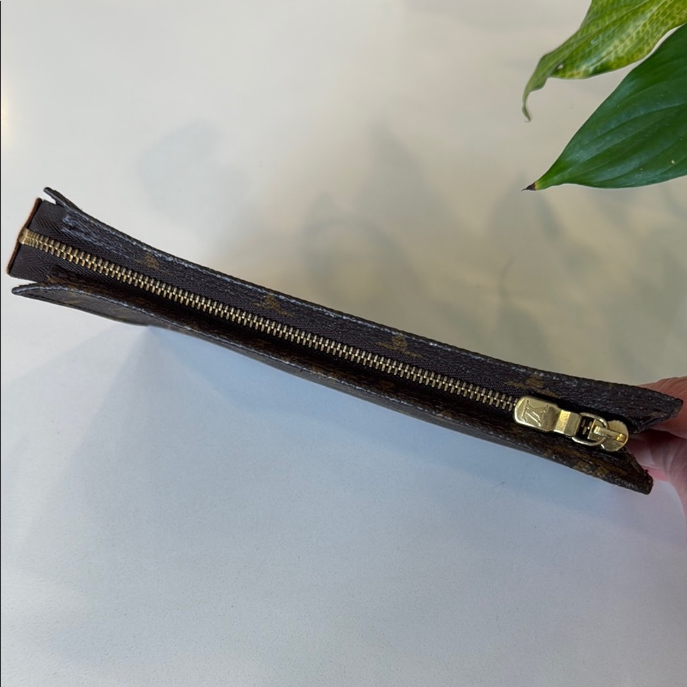 LOUIS VUITTON Monogram Bucket GM pouch - Picture 10 of 10